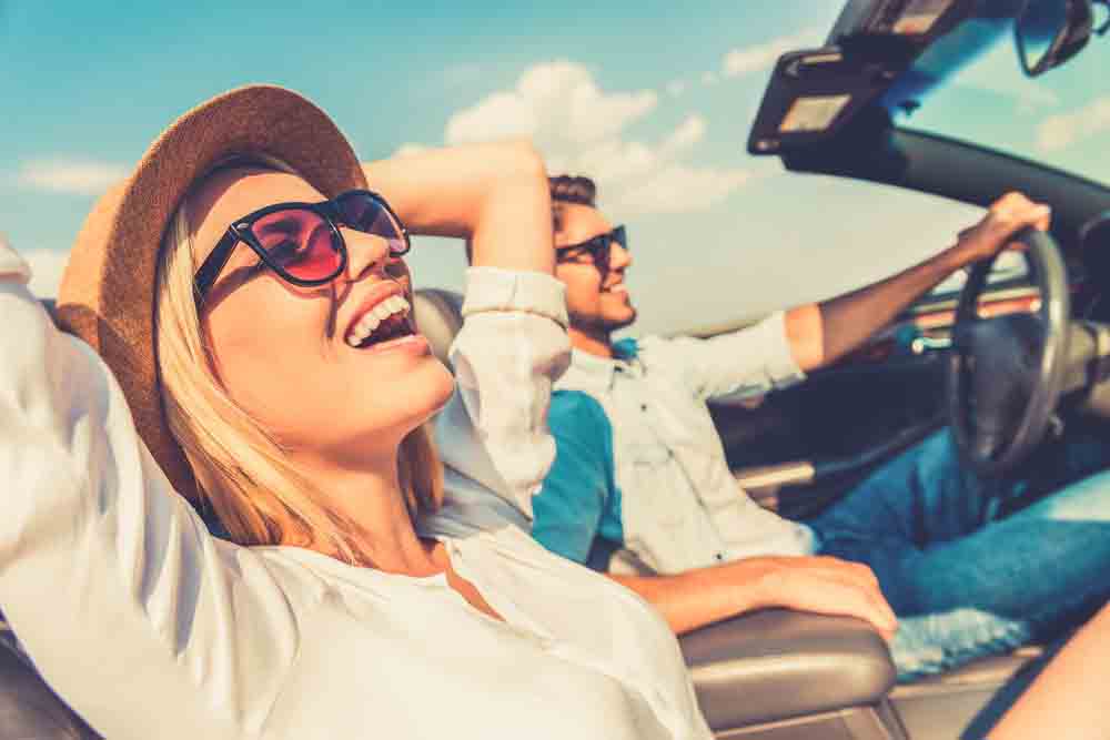 couple car rental milos